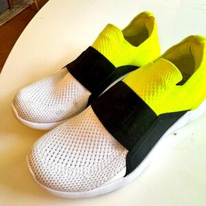 APL tech zoom women’s shoes size 8.5